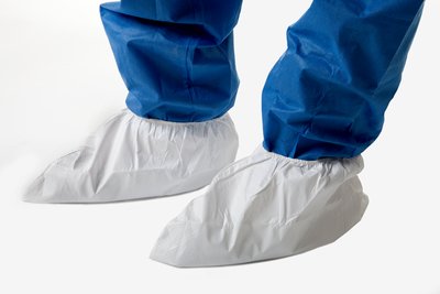 4 Reasons Why Shoe Covers Are Essential PPE